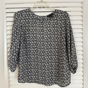 Forever 21+ floral print blouse. Size: 1XL.
